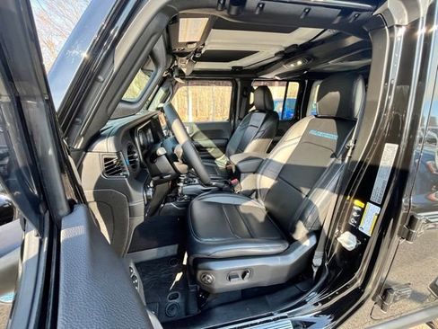 Used 2024 Jeep Wrangler Unlimited Rubicon 4xe image 17