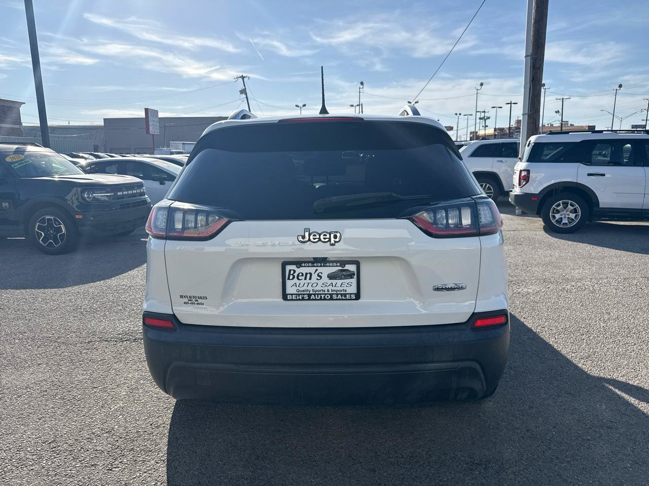 Used 2019 Jeep Cherokee Latitude w/ Popular Appearance Group FWD image 7