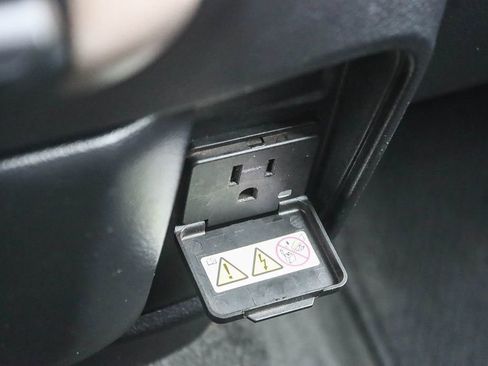 Used 2019 RAM 1500 Laramie image 36