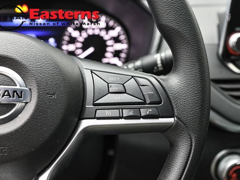 Used 2022 Nissan Altima 2.5 SV FWD image 16
