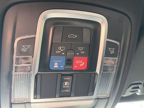 Used 2022 RAM 1500 Limited w/ Off-Road Group AWD/4WD image 16
