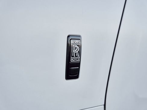 Used 2019 Rolls-Royce Wraith Base image 11