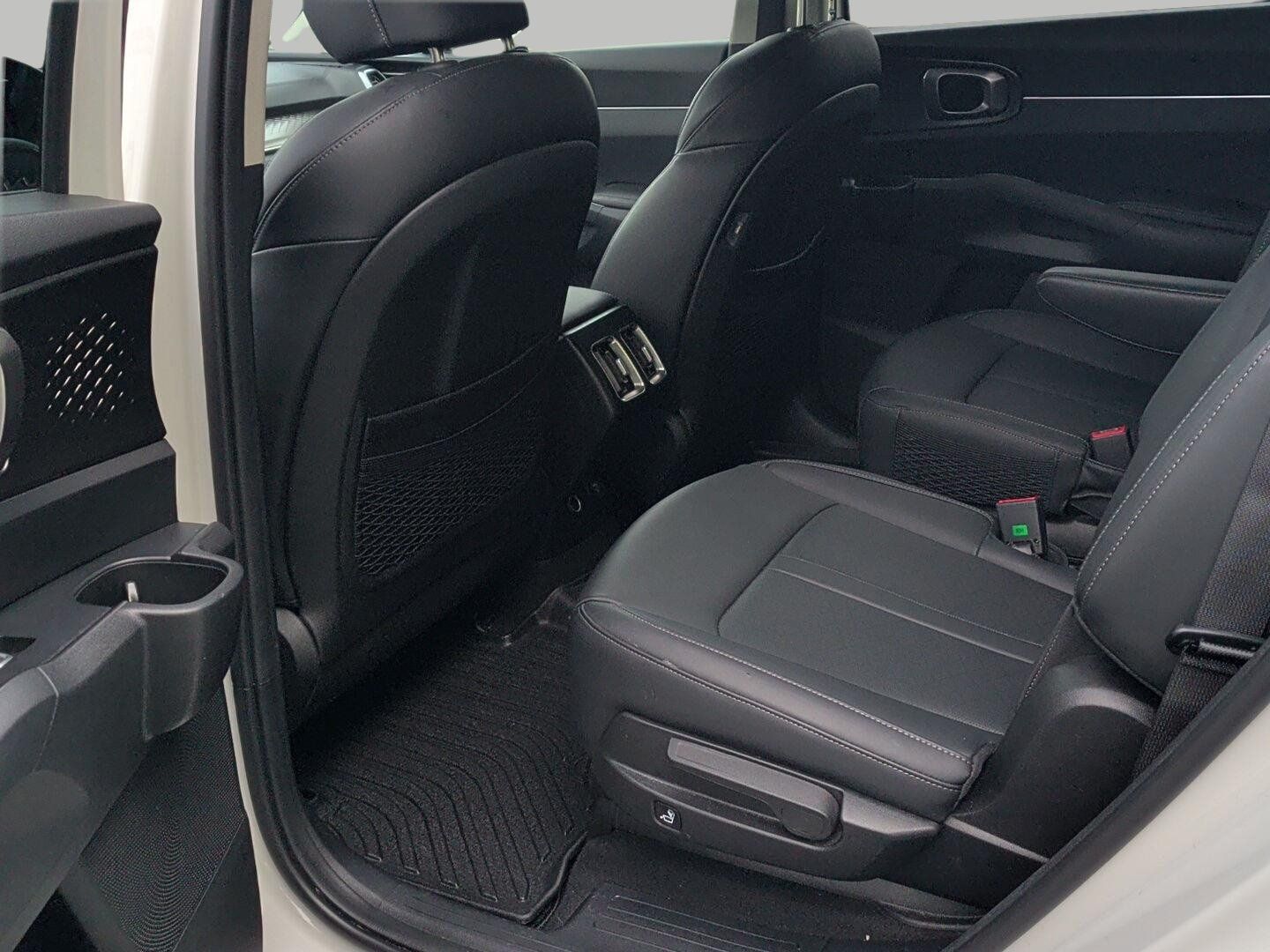 Used 2024 Kia Sorento EX AWD/4WD image 12