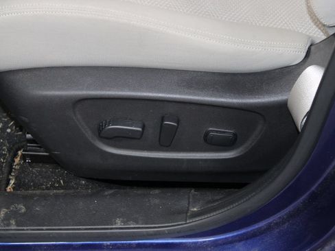 Used 2020 Nissan Rogue Sport SV FWD image 14