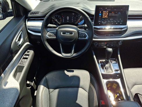 Used 2022 Jeep Compass Latitude AWD/4WD image 12