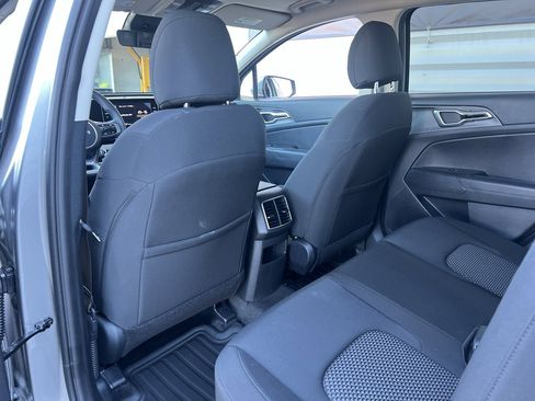 New 2025 Kia Sportage LX image 11