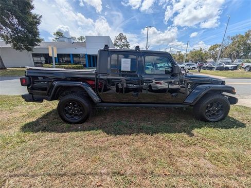 Used 2023 Jeep Gladiator Willys image 3