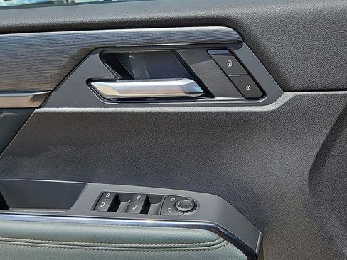 New 2026 GMC Acadia AT4 w/ LPO, Floor Liner Package image 19