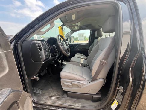 Used 2017 GMC Sierra 3500 4x4 Regular Cab image 6