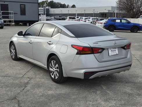 Used 2022 Nissan Altima 2.5 S image 3