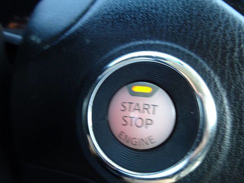 Used 2015 Nissan Pathfinder S image 29