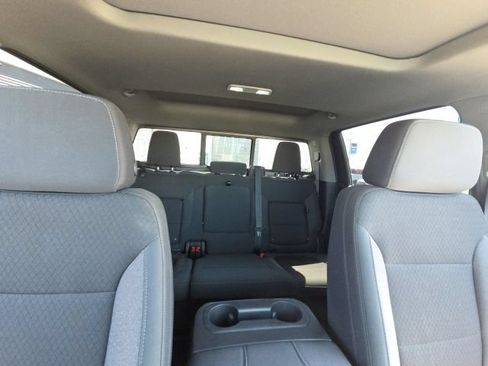 Used 2021 Chevrolet Silverado 1500 LT Trail Boss w/ Convenience Package II AWD/4WD image 31