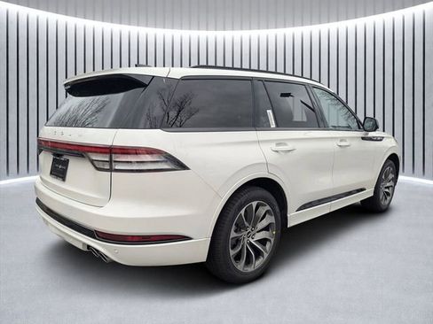 New 2026 Lincoln Aviator AWD w/ Jet Appearance Package image 3