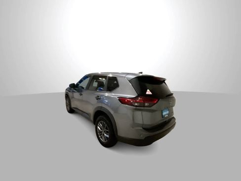 Used 2024 Nissan Rogue S image 6
