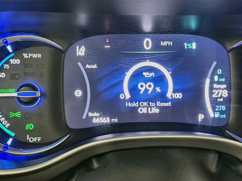 Used 2023 Chrysler Pacifica Touring-L FWD image 19
