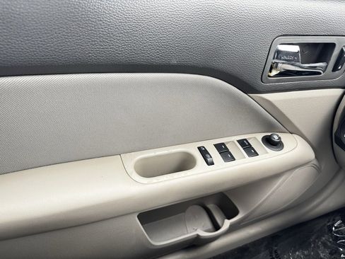 Used 2010 Ford Fusion SE image 28