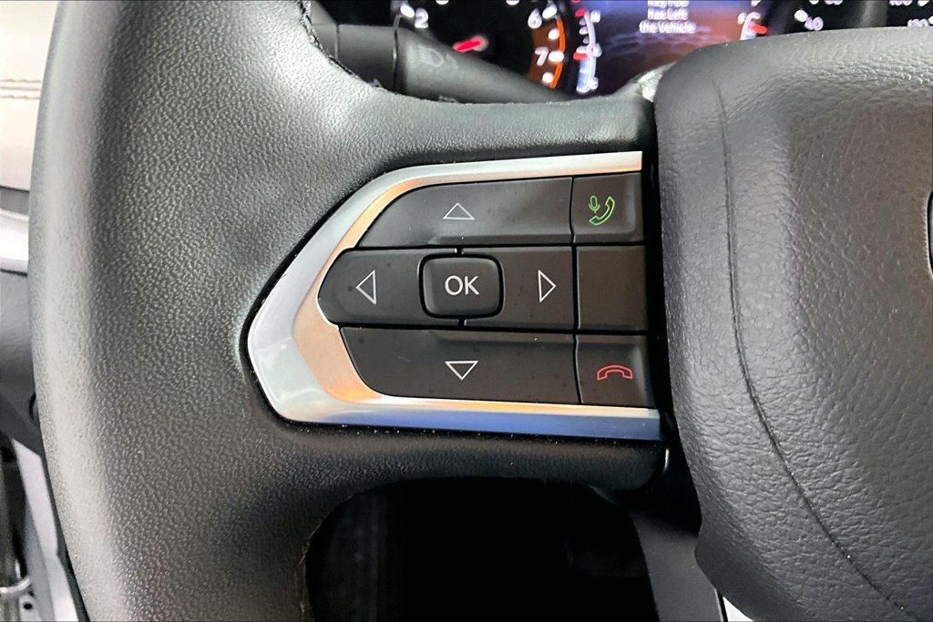 Used 2025 Jeep Compass Limited AWD/4WD image 18