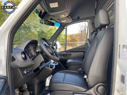 Used 2025 Mercedes-Benz Sprinter 2500 image 19