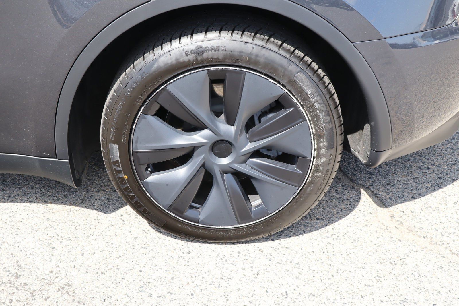 Used 2024 Tesla Model Y Long Range RWD image 13
