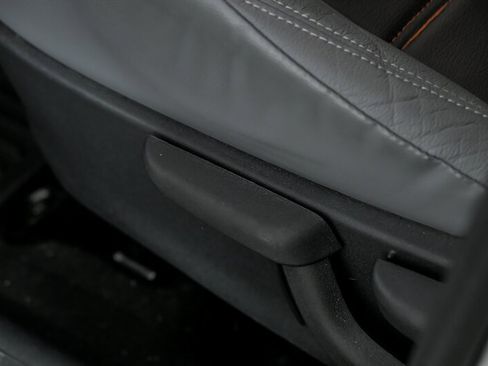 Used 2024 Nissan Kicks SR w/ SR Premium Package image 21