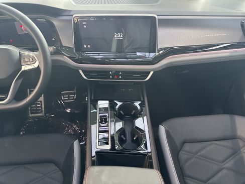 New 2026 Volkswagen Atlas Peak Edition AWD/4WD image 11