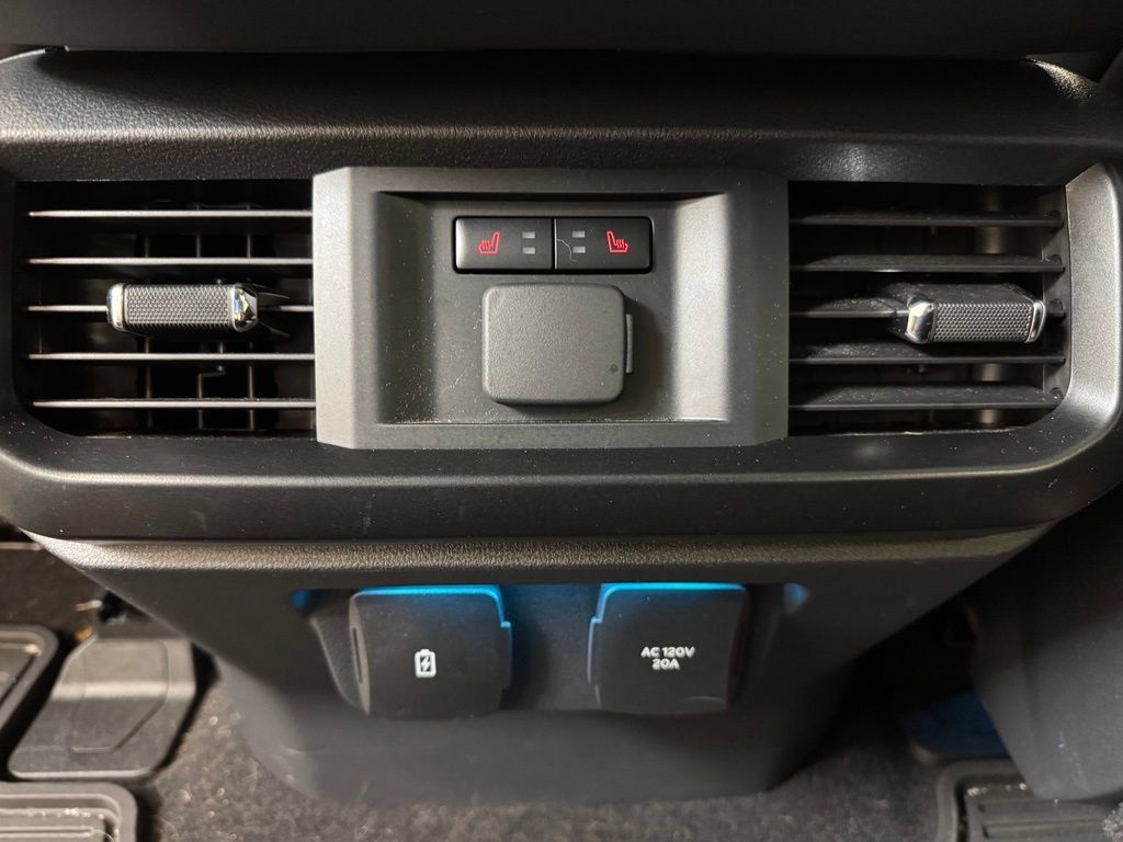 Used 2025 Ford F150 Raptor AWD/4WD image 23