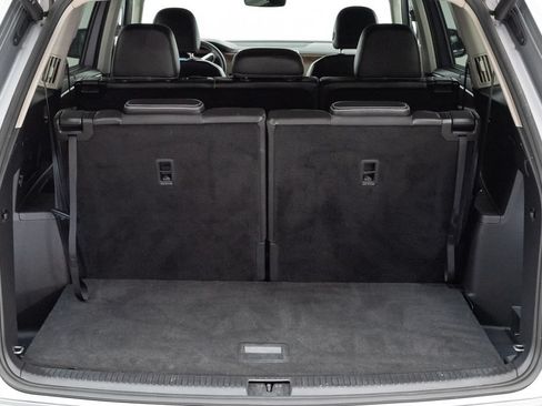 Used 2024 Volkswagen Atlas SE FWD image 34