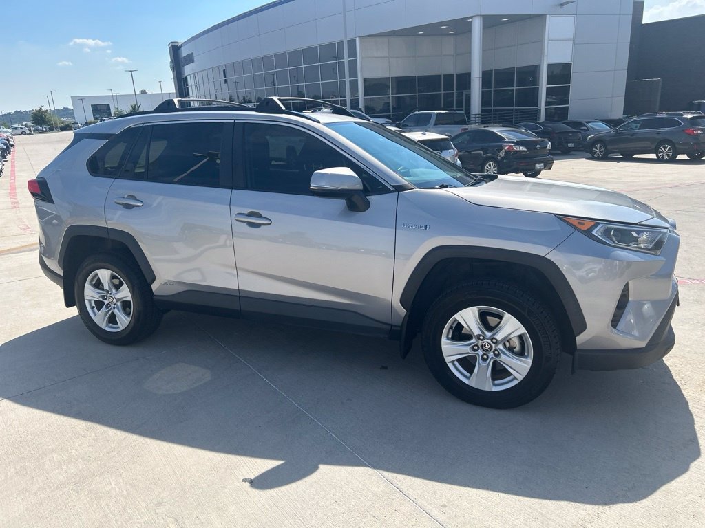 Used 2021 Toyota RAV4 XLE w/ Convenience Package AWD/4WD image 2