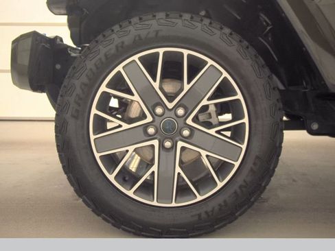 Used 2024 Jeep Wrangler High Altitude image 17