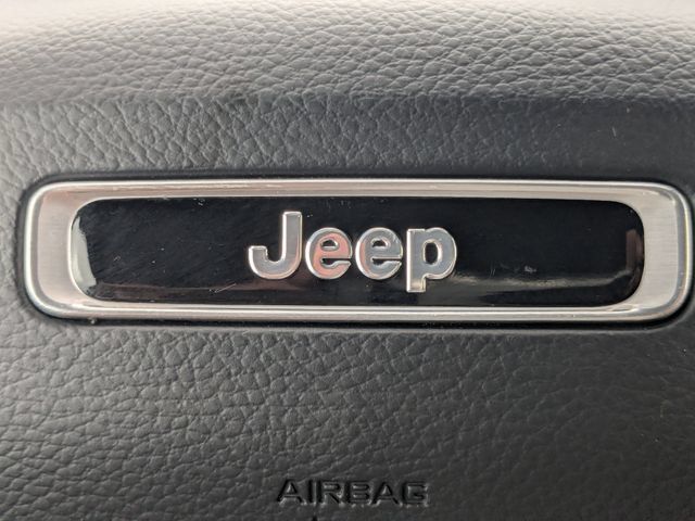 Used 2023 Jeep Grand Cherokee Limited AWD/4WD image 36