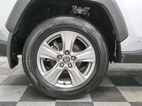 Used 2025 Toyota RAV4 LE AWD/4WD image 18