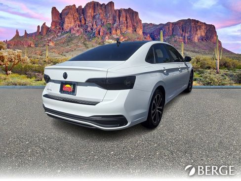 Used 2023 Volkswagen Jetta Sport image 7