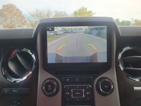 Used 2015 Ford F250 Lariat w/ Chrome Package image 23