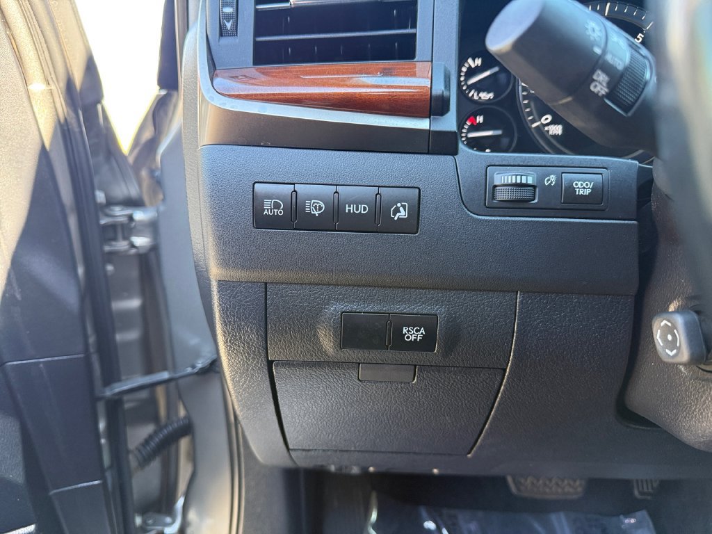 Used 2017 Lexus LX 570 4WD w/ Luxury Package image 21