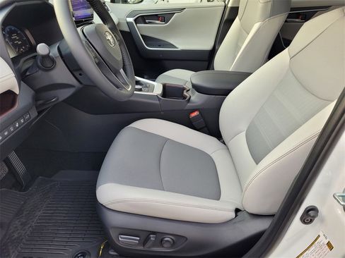 New 2025 Toyota RAV4 Limited image 8