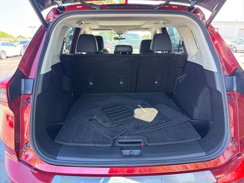 Used 2025 Nissan Rogue SV w/ SV Premium Package FWD image 29