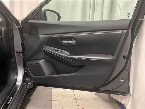 Used 2022 Nissan Sentra SV w/ Trunk Package image 12