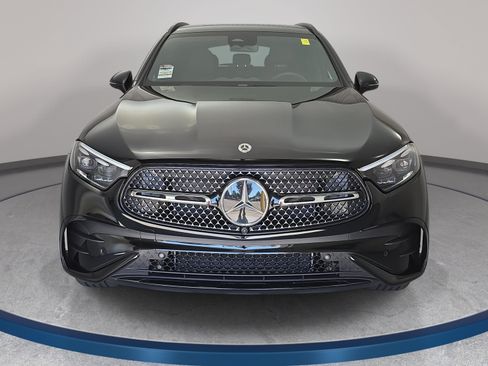 Used 2026 Mercedes-Benz GLC 300 4MATIC image 2