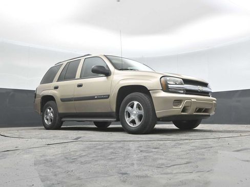 Used 2004 Chevrolet TrailBlazer LS w/ LS Preferred Equipment Group AWD/4WD image 28