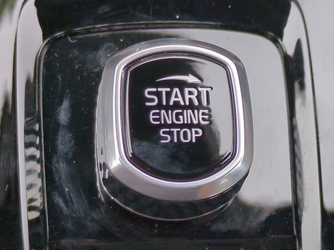 New 2026 Volvo XC90 B6 Plus w/ Protection Package Premier image 27