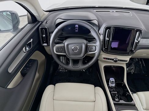 Certified 2026 Volvo XC40 B5 Plus w/ Protection Package Premier AWD/4WD image 23