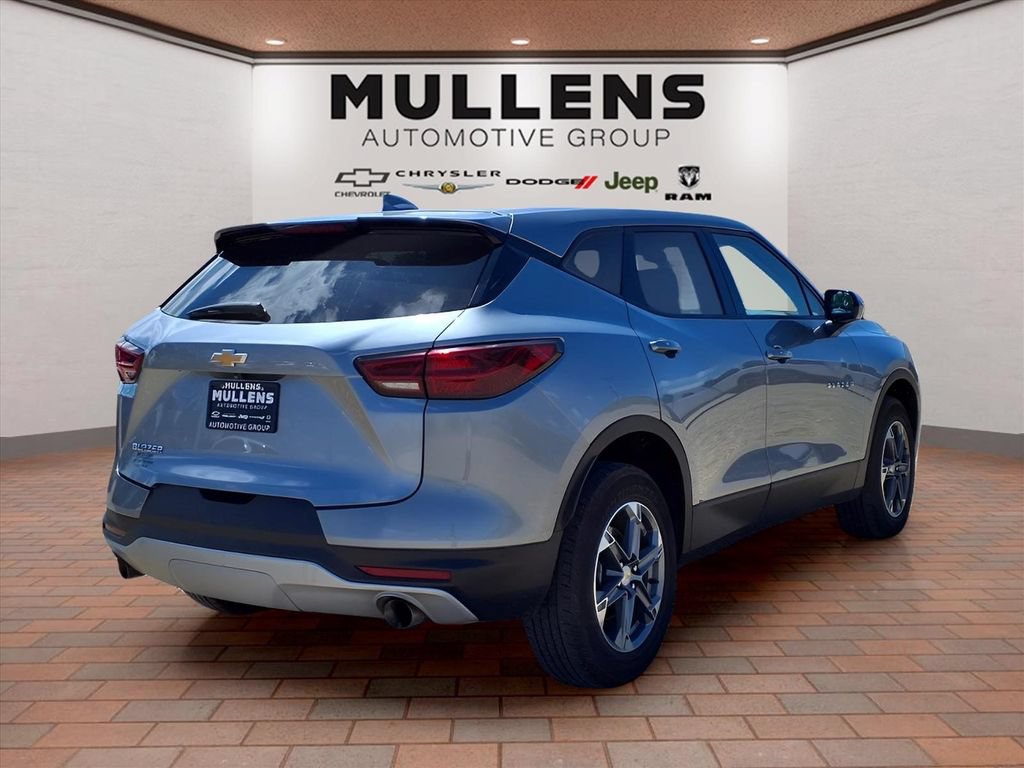 Used 2025 Chevrolet Blazer LT FWD image 5