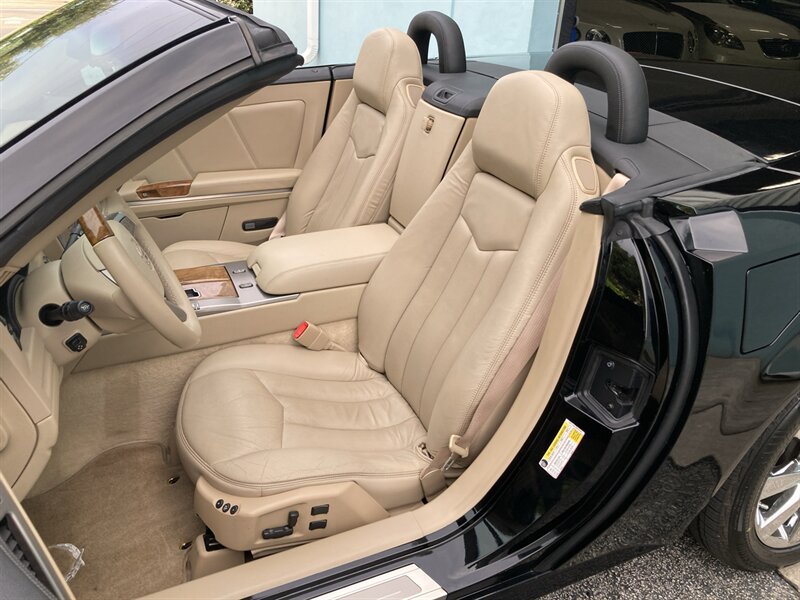 Used 2009 Cadillac XLR RWD image 15