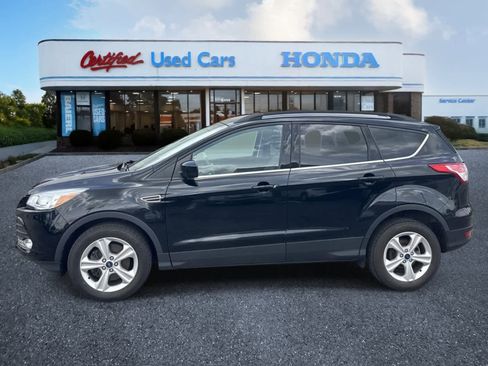 Used 2016 Ford Escape SE w/ Equipment Group 201A AWD/4WD image 2