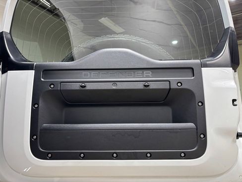 Used 2023 Land Rover Defender 110 X-Dynamic SE image 43