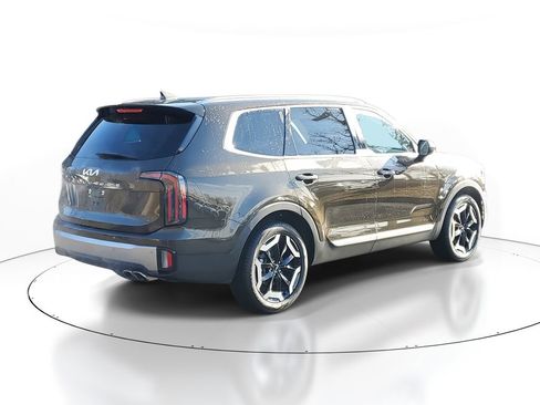 Certified 2023 Kia Telluride EX image 4