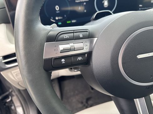 Used 2025 Hyundai Tucson Limited image 19