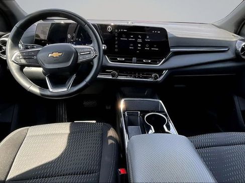 Used 2025 Chevrolet Equinox LT FWD image 7