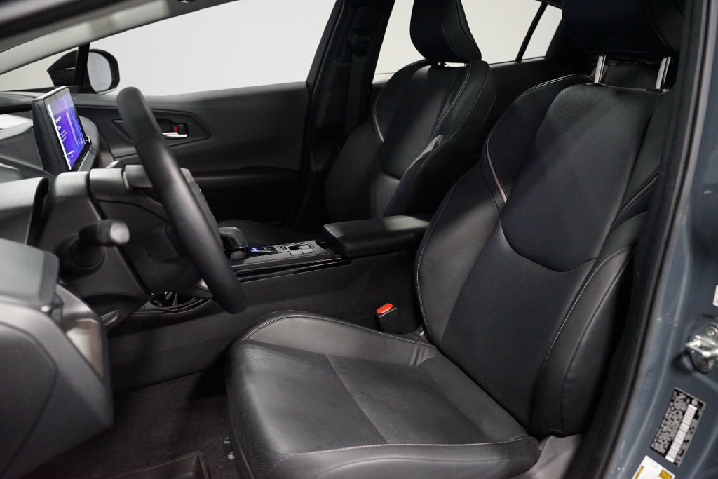 Used 2024 Toyota Prius Limited w/ Limited Premium Package FWD image 27