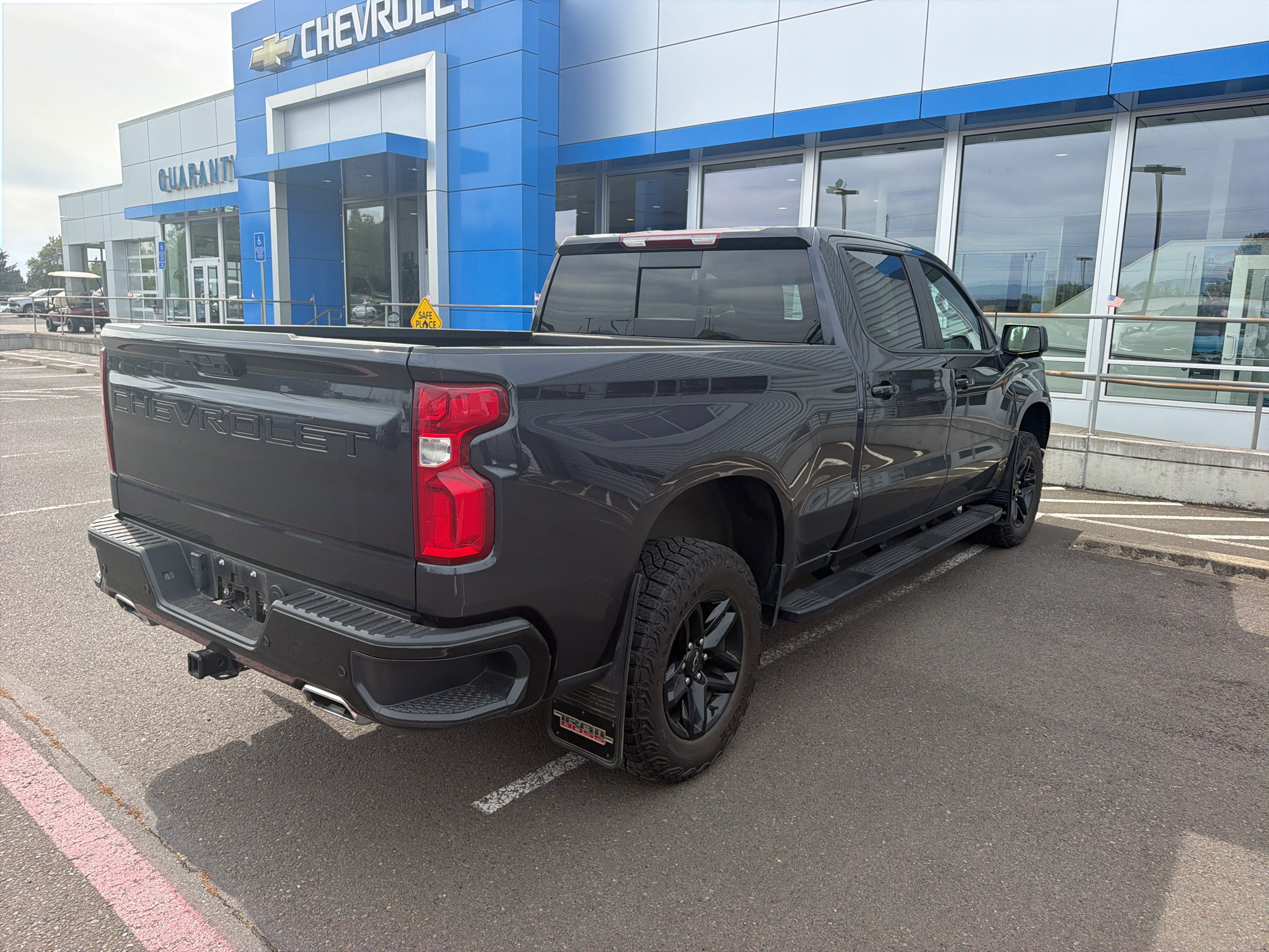 Used 2023 Chevrolet Silverado 1500 LT Trail Boss w/ LT Trail Boss Premium Package AWD/4WD image 5